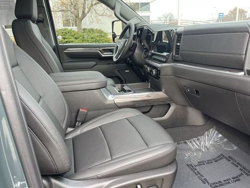 Used 2025 Chevrolet Silverado 2500 LTZ w/ LTZ Convenience Package image 17