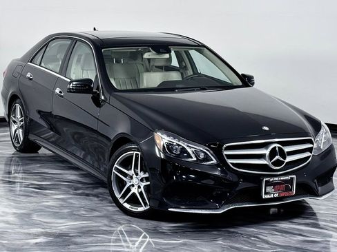 Used 2016 Mercedes-Benz E 350 4MATIC Sedan image 3