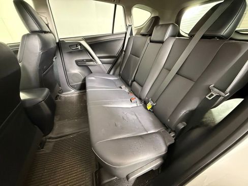 Used 2018 Toyota RAV4 Limited image 13