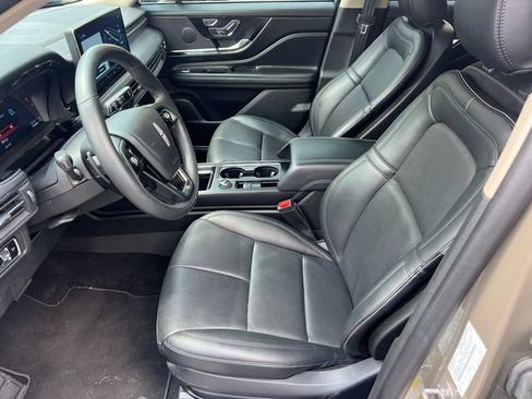 Used 2025 Lincoln Corsair Grand Touring AWD/4WD image 11
