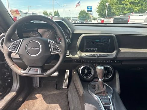 Used 2018 Chevrolet Camaro ZL1 RWD image 16