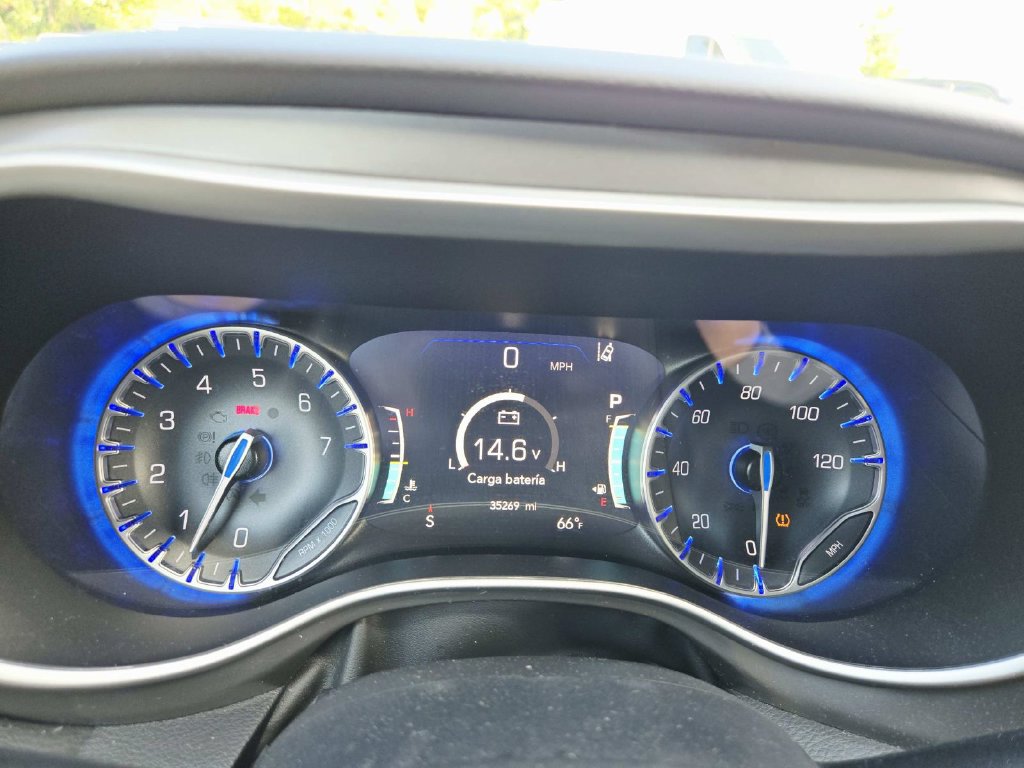 Used 2025 Chrysler Pacifica Select FWD image 22