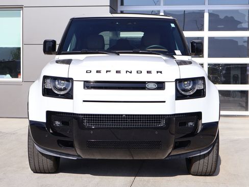 Certified 2025 Land Rover Defender 110 X-Dynamic SE AWD/4WD image 2