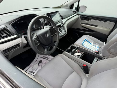 Used 2018 Honda Odyssey EX image 9