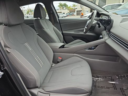 Certified 2023 Hyundai Elantra SEL w/ Convenience Package image 10