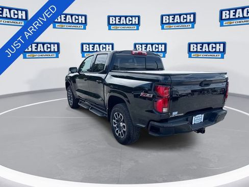 Used 2025 Chevrolet Colorado Z71 w/ Technology Package AWD/4WD image 6