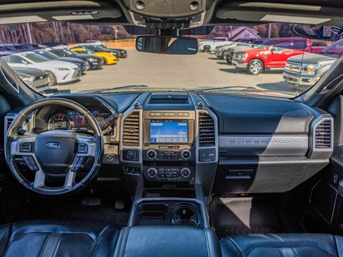 Certified 2019 Ford F450 Platinum w/ Platinum Ultimate Package image 29