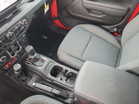 New 2025 Jeep Gladiator Willys image 15