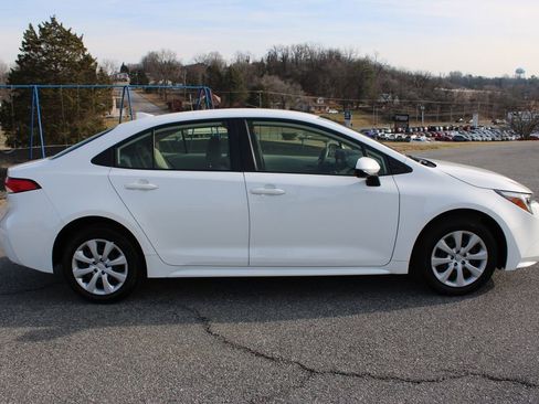 Used 2024 Toyota Corolla LE image 10
