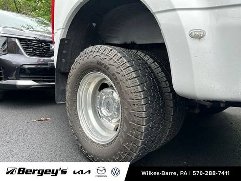 Used 2023 Ford F350 XLT AWD/4WD image 9