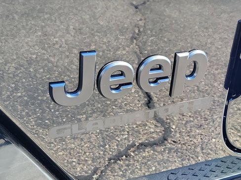 New 2025 Jeep Gladiator High Tide image 26