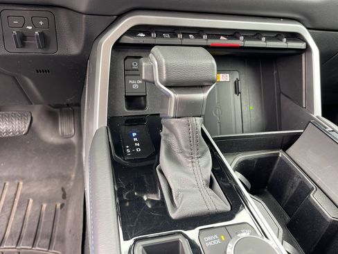 Used 2024 Toyota Sequoia Platinum image 20