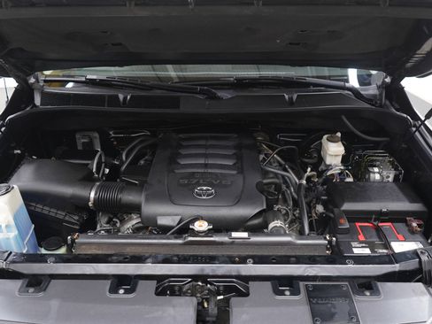 Used 2018 Toyota Tundra SR5 image 28