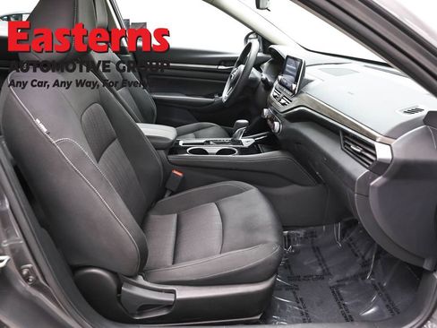 Used 2023 Nissan Altima 2.5 SV FWD image 24