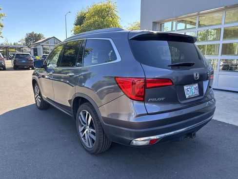 Used 2017 Honda Pilot Elite image 3