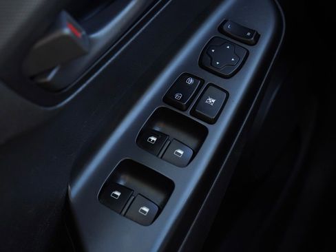 Used 2018 Hyundai Kona SE image 9