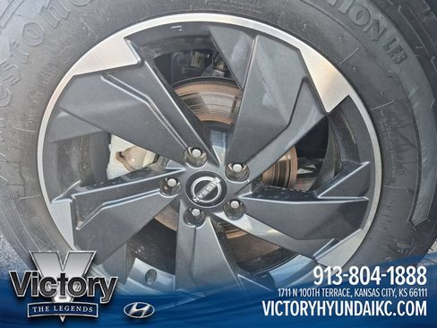 Used 2025 Nissan Rogue SV AWD/4WD image 25