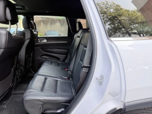 Used 2018 Jeep Grand Cherokee Limited AWD/4WD image 21