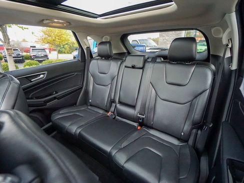 Used 2019 Ford Edge Titanium w/ Equipment Group 301A image 34