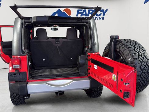 Used 2013 Jeep Wrangler Sahara w/ Connectivity Group AWD/4WD image 12