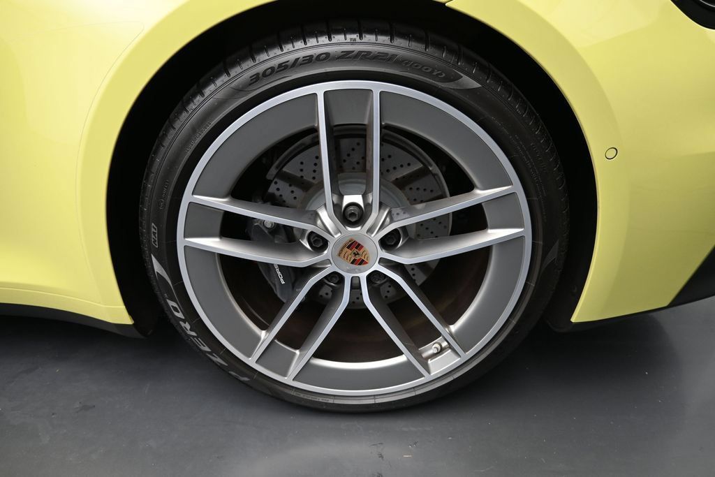 Certified 2025 Porsche 911 Carrera RWD image 7
