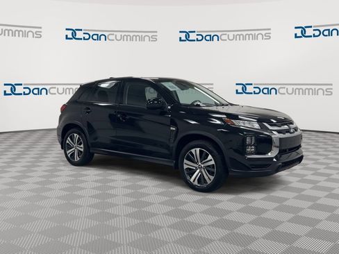 Used 2024 Mitsubishi Outlander Sport SE AWD/4WD image 2