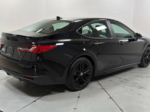 Used 2026 Toyota Camry SE w/ Convenience Package image 5