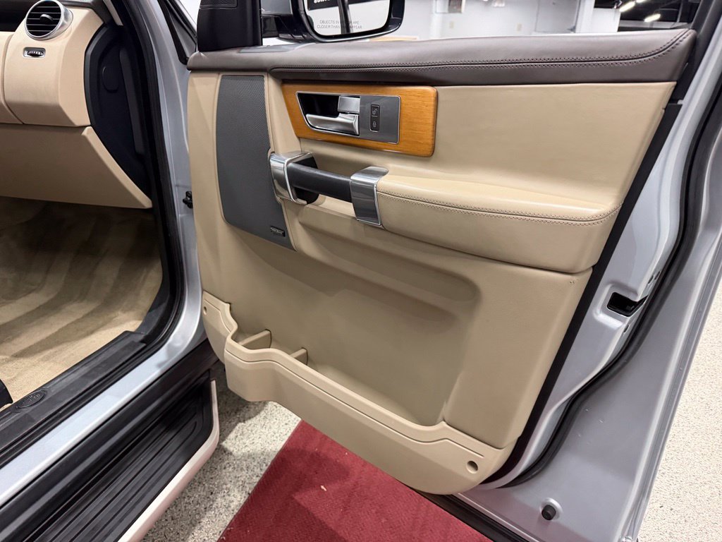 Used 2016 Land Rover LR4 HSE LUX AWD/4WD image 43