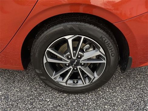 Used 2023 Kia Forte LXS w/ LXS Technology Package image 9