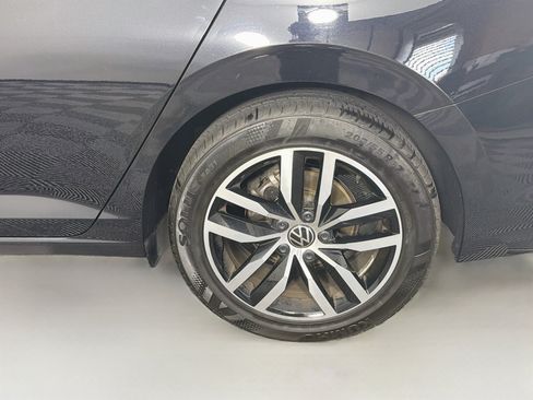 Used 2025 Volkswagen Jetta SE FWD image 11
