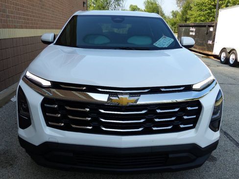 Used 2026 Chevrolet Equinox LT FWD image 5