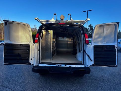 Used 2025 Chevrolet Express 2500 Extended w/ Communications Package image 22