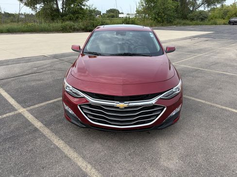 Used 2019 Chevrolet Malibu Premier w/ Sun and Wheel Package FWD image 2
