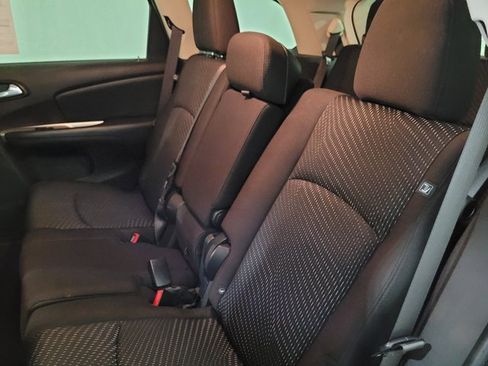 Used 2020 Dodge Journey SE image 42