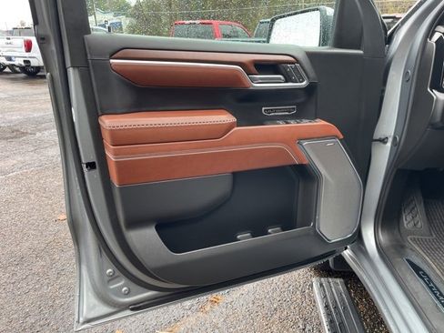 Used 2024 GMC Sierra 1500 Denali Ultimate image 11