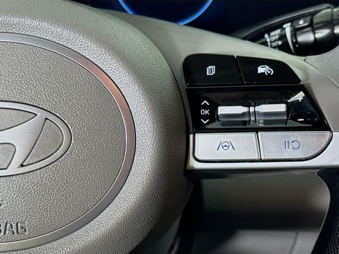 Used 2024 Hyundai Elantra SEL FWD image 14