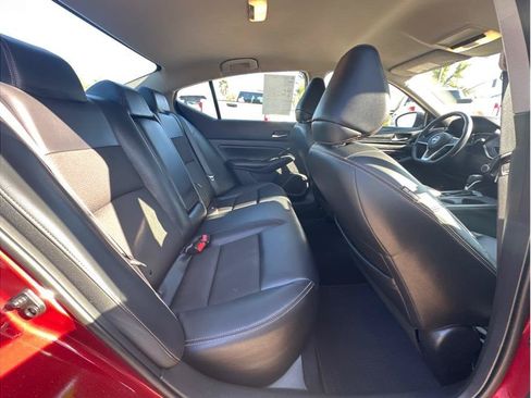 Used 2022 Nissan Altima 2.5 SR FWD image 12
