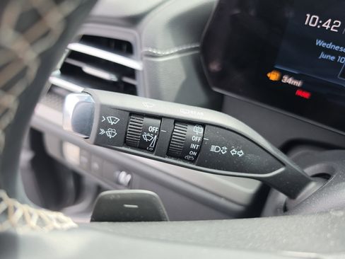 Certified 2026 Chevrolet Traverse LT FWD image 25
