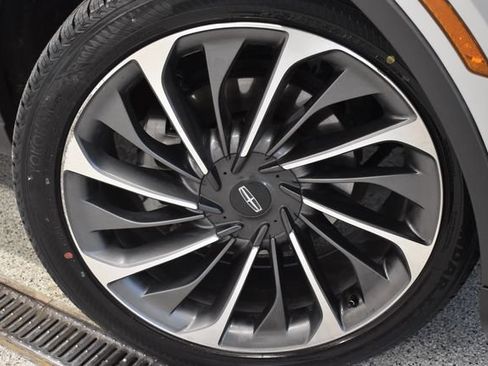 Used 2020 Lincoln Aviator Reserve w/ Equipment Group 202A AWD/4WD image 30