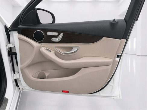 Used 2016 Mercedes-Benz C 300 4MATIC Sedan image 31