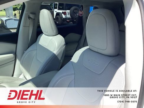 Used 2022 Jeep Cherokee Latitude Lux w/ Sun & Sound Group AWD/4WD image 19