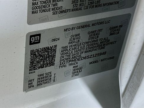 Used 2025 GMC Sierra 1500 SLT image 12