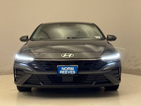 Used 2026 Hyundai Elantra Limited FWD image 3