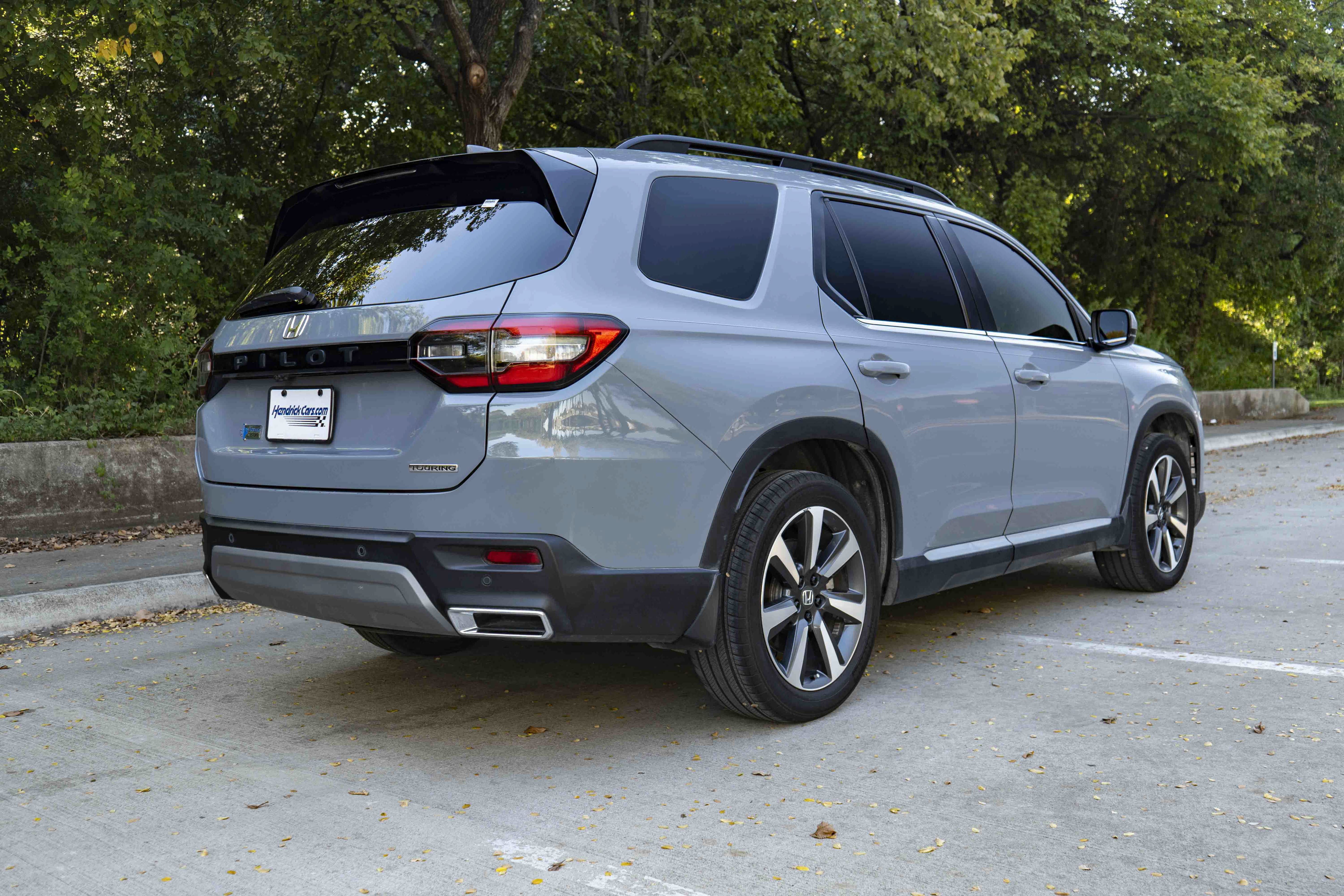 Used 2025 Honda Pilot Touring image 9