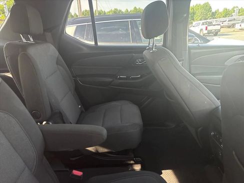 Used 2022 Chevrolet Traverse LT AWD/4WD image 18