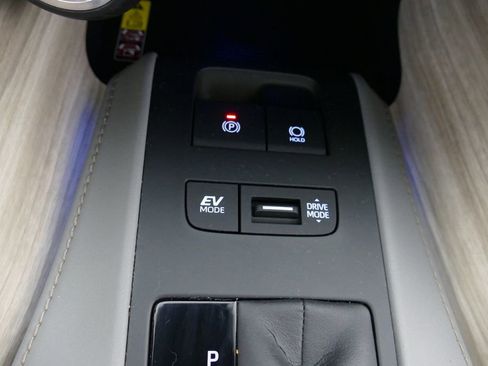 Used 2023 Toyota Venza XLE AWD/4WD image 20