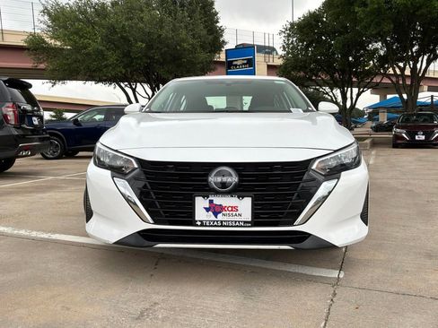 Used 2025 Nissan Sentra SV FWD image 4