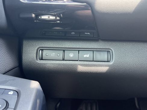 New 2026 Nissan Pathfinder SV w/ Cargo Package FWD image 11