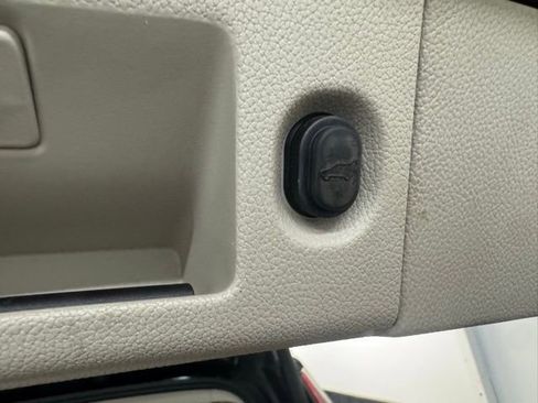 Used 2020 Cadillac Escalade Luxury image 32