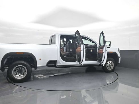 New 2026 GMC Sierra 3500 Denali Ultimate AWD/4WD image 46